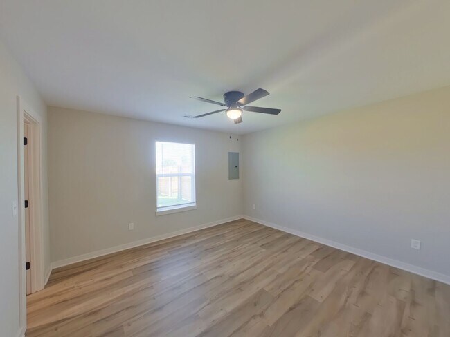 Building Photo - 12830 W Cowboy St