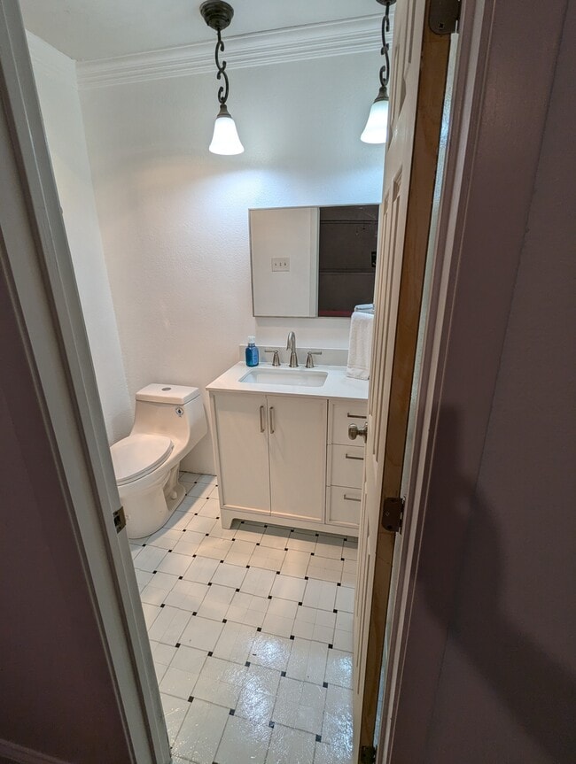 Building Photo - 3134 Edelweiss Dr