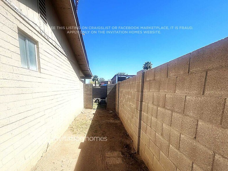 Building Photo - 17449 N 8th Ave