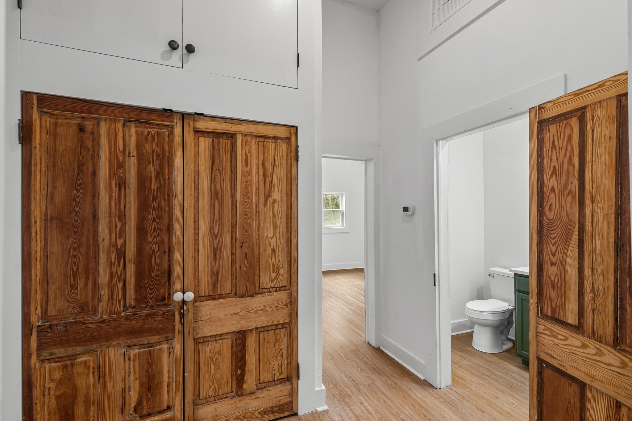 Building Photo - 142 S Broad St