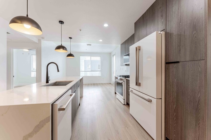 Ariva, San Diego, CA, Deluxe Renovations - Ariva