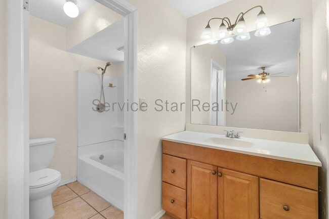 Building Photo - 3812 W Loma Ln