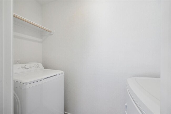 Building Photo - 18015 Valle Cupa Ln