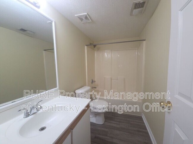 Building Photo - 164 Grinder Ct