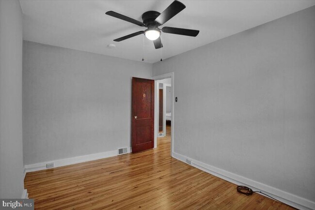 Building Photo - 23 Trebor Pl
