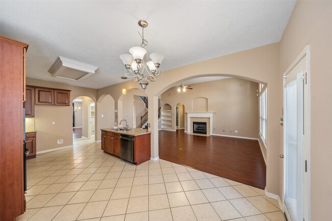 Building Photo - 8406 Oak Villa Ct