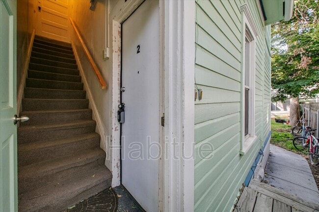 Building Photo - 1405 N 11th St