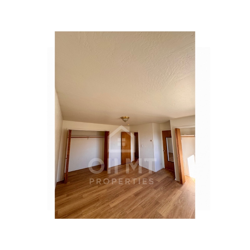 Building Photo - 1890 N Belmar Dr