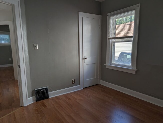 Building Photo - 3458 W 136th St