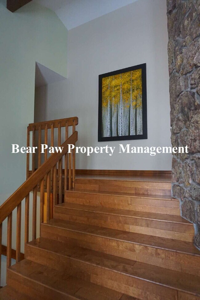 Building Photo - Lovely Home in Soda Creek!!