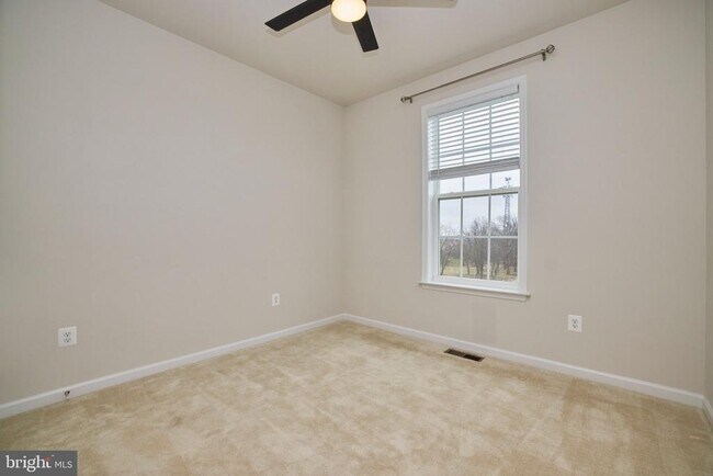 Building Photo - 6228 Davinci St