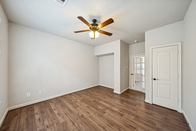 Building Photo - 15115 Flintridge Lake Ln