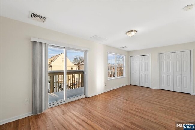 Building Photo - 110 Redwood Ave