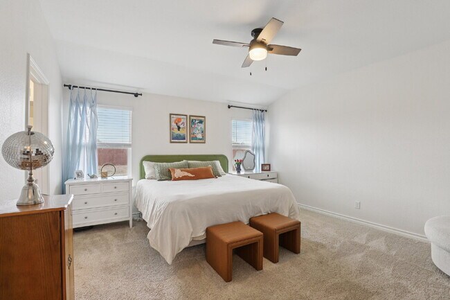 Building Photo - "Charming 3-Bedroom Haven with Granite Elegance in San Antonio!"