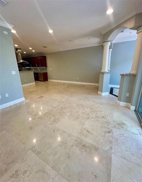 Building Photo - 1362 Bayview Dr