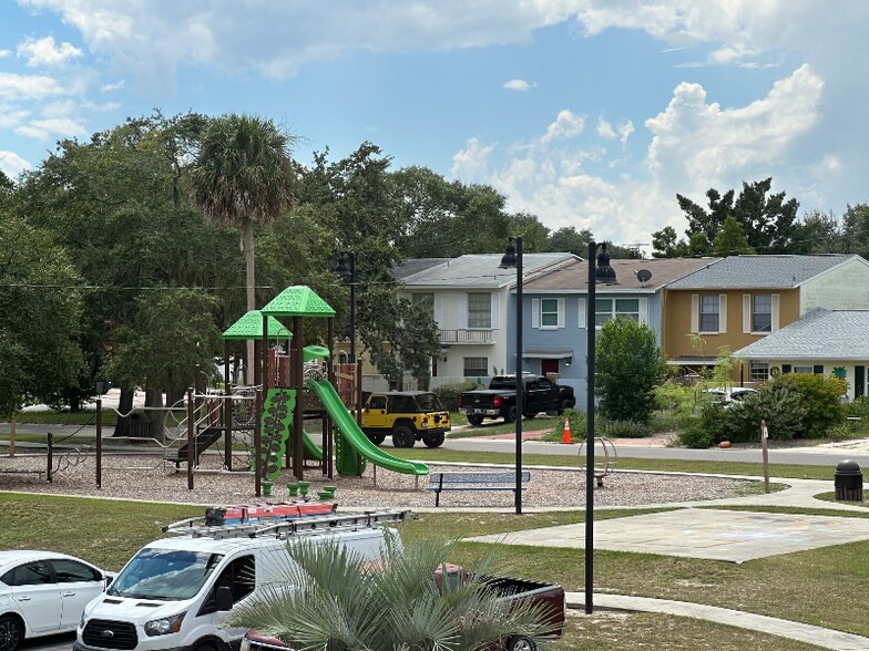 Building Photo - 10035 N 53rd St