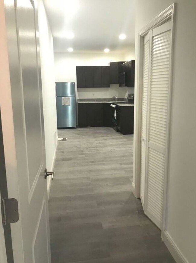 Building Photo - 3326 N 17th St