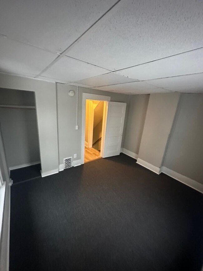 Building Photo - 142-144 Bowman St