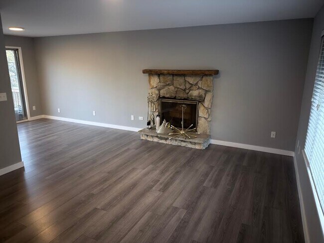 Building Photo - hune01