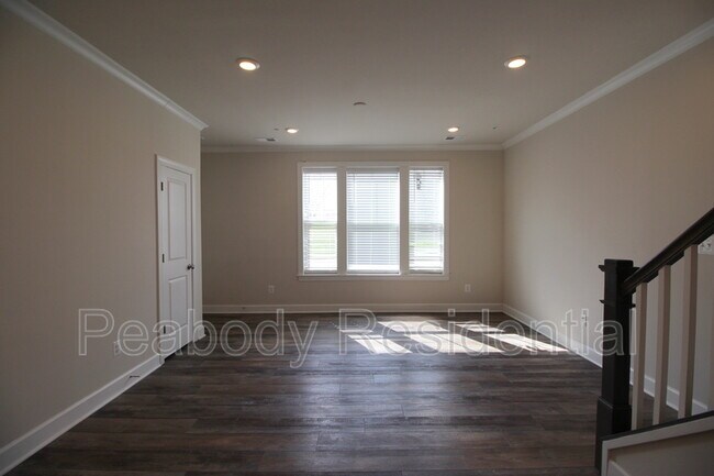 Building Photo - 14911 River Walk Way