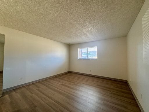 Building Photo - Lovely 1 Bedroom, 1 Bathroom Lakewood Condo! Community POOL!!!