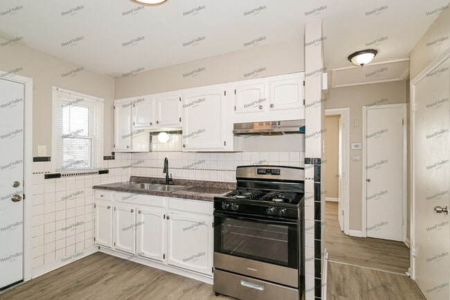 Building Photo - 6834 Eisele St