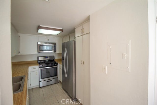 Building Photo - 11818 Moorpark St