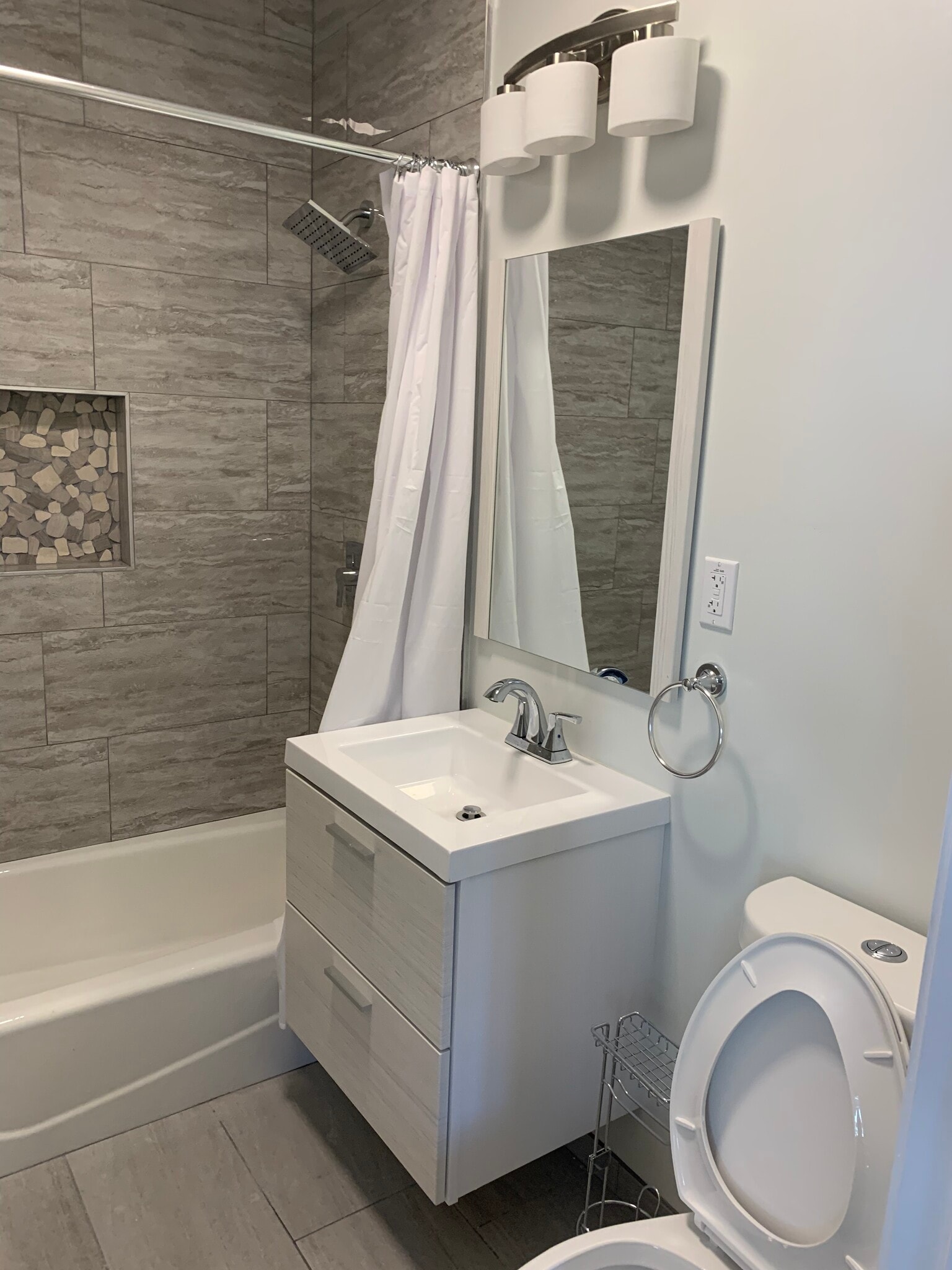 Building Photo - 5117 W 21st St