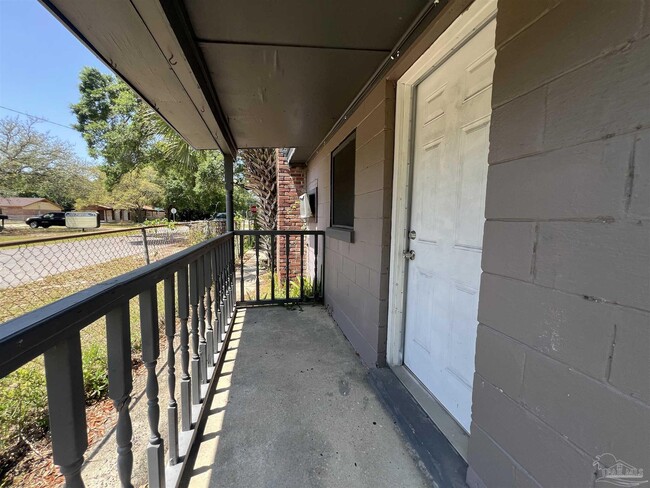 Building Photo - 1036 Hawthorn Dr