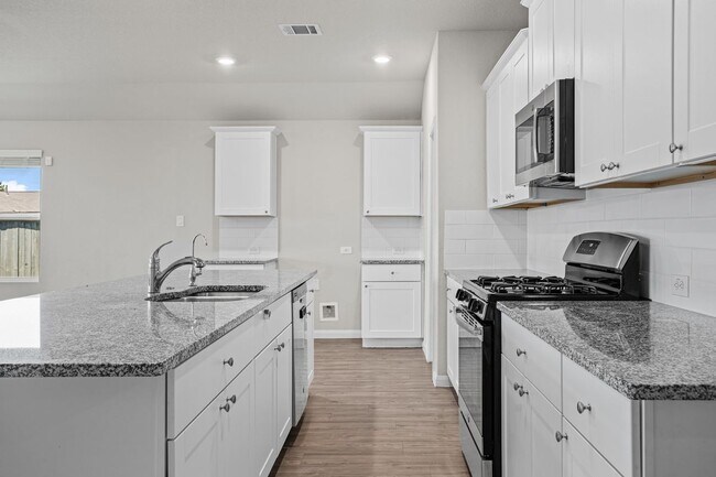 Building Photo - 1047 Raceland Rd
