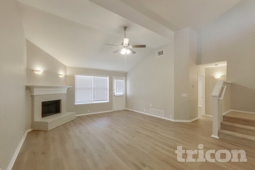 Building Photo - 206 Bison Meadow Dr