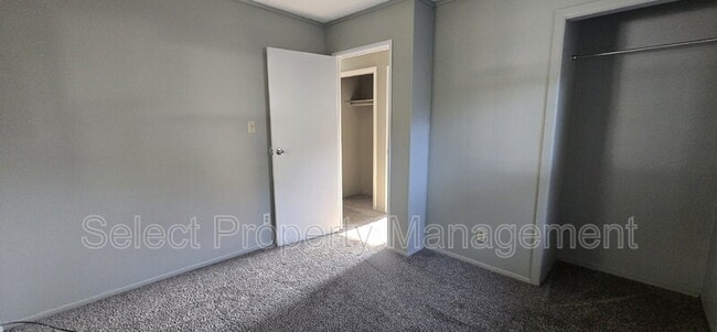 Building Photo - 5016 S Camden Dr
