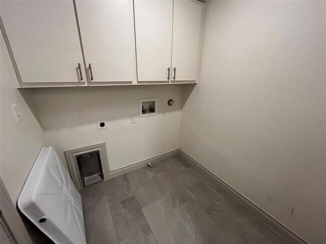 Building Photo - 2105 Tiger Trail