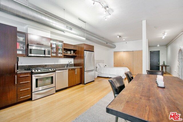 Building Photo - 1111 S Grand Ave