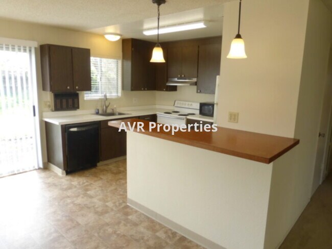 Building Photo - 1589 Heather Ln