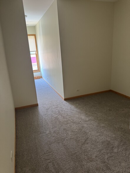 Main bedroom - 220 Main St