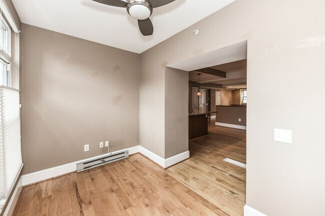 Building Photo - Luxury Two Bedroom near DuPont + Parking