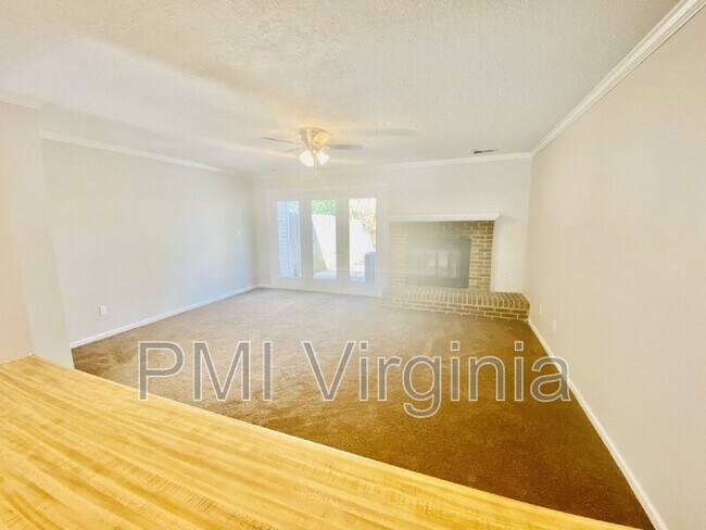 Building Photo - 5142 Settlers Park Dr