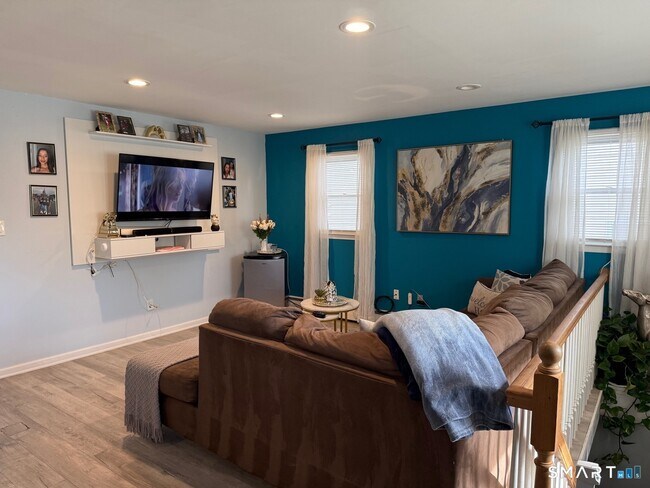 Building Photo - 524 Beechmont Ave