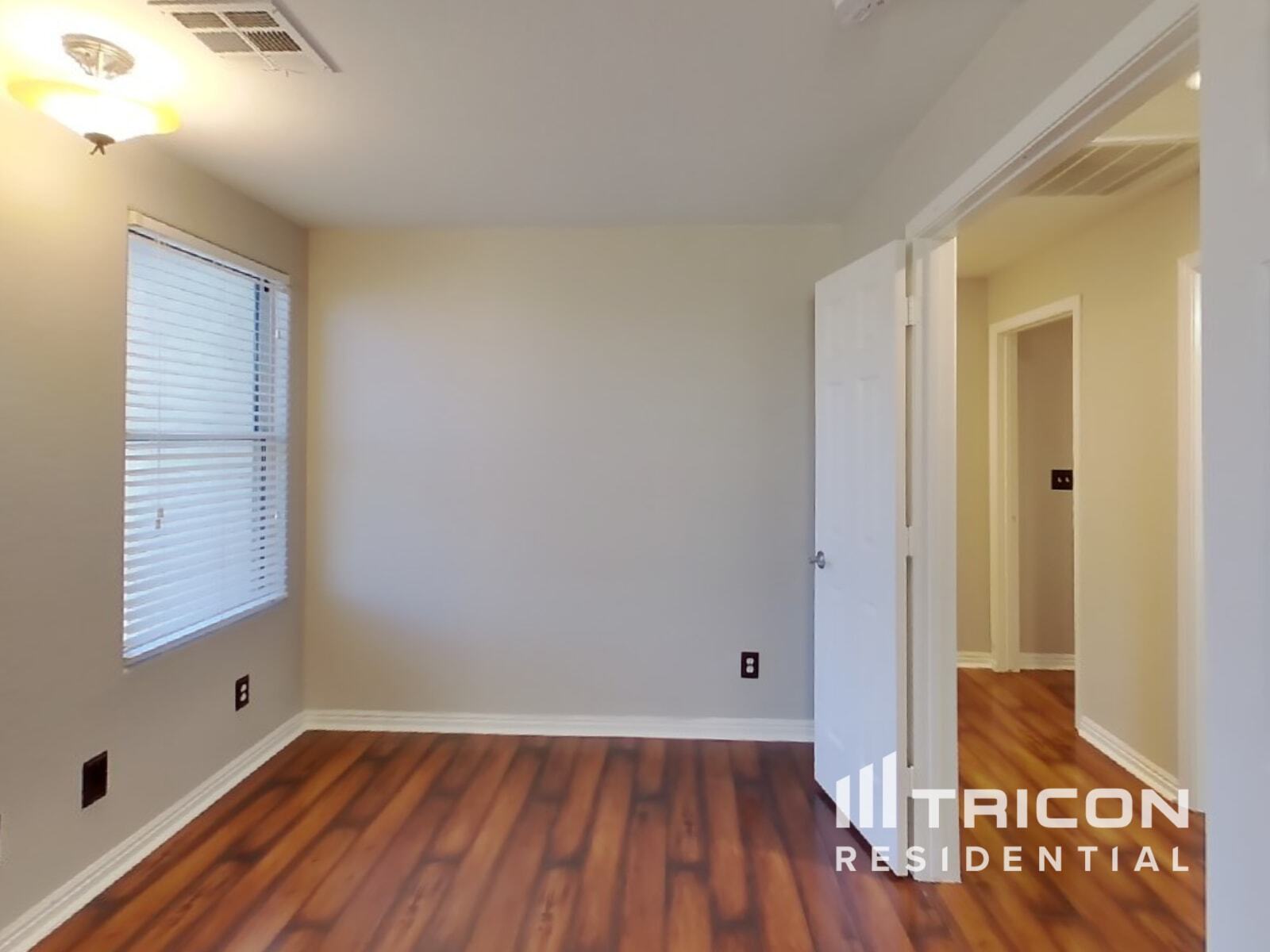 Building Photo - 5947 Varese Dr