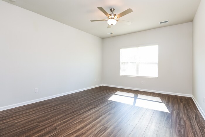 Building Photo - 269 Clydesdale Cir