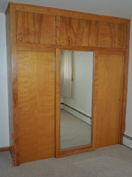 Building Photo - 1420 W Koch St