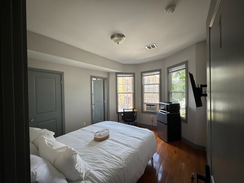 Building Photo - 157 Bidwell Ave