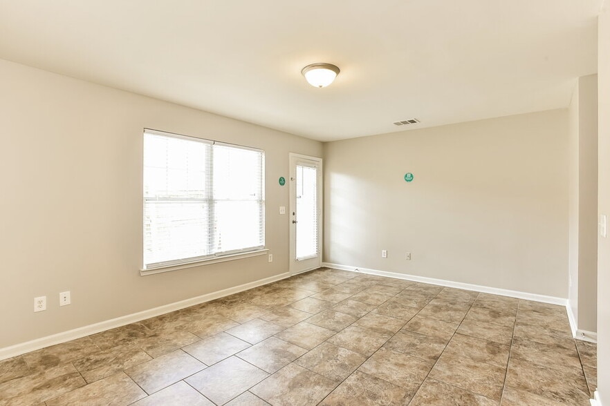 Building Photo - 8043 Logan Dr