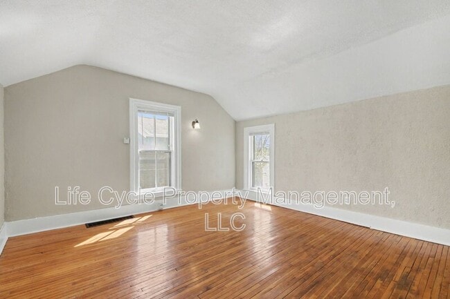 Building Photo - 329 Charles Ave SE