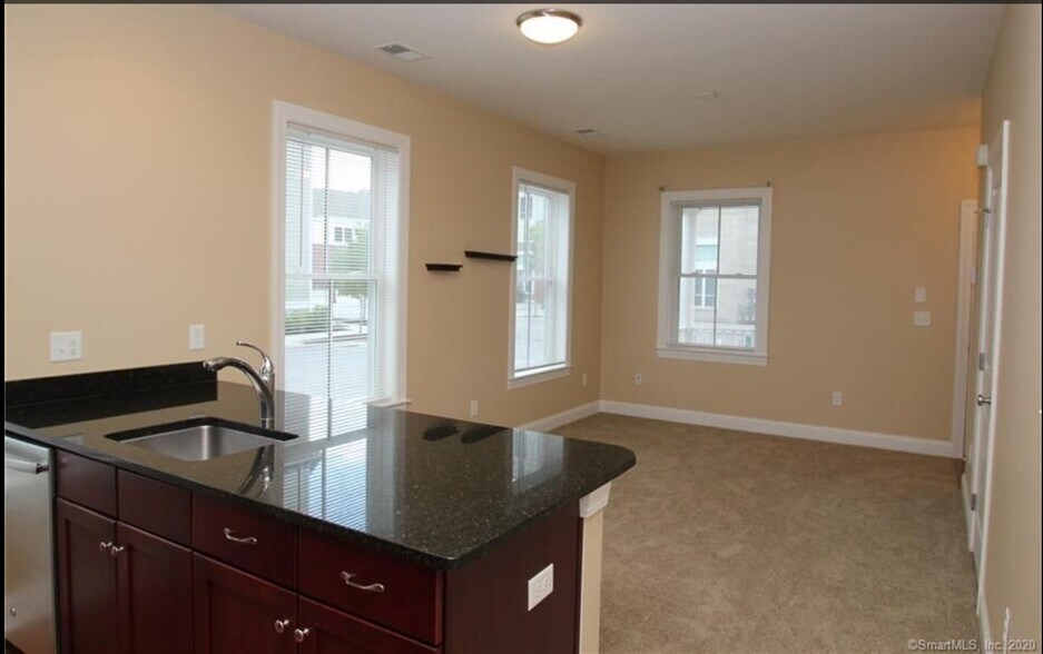 Building Photo - 1 Sherwood St