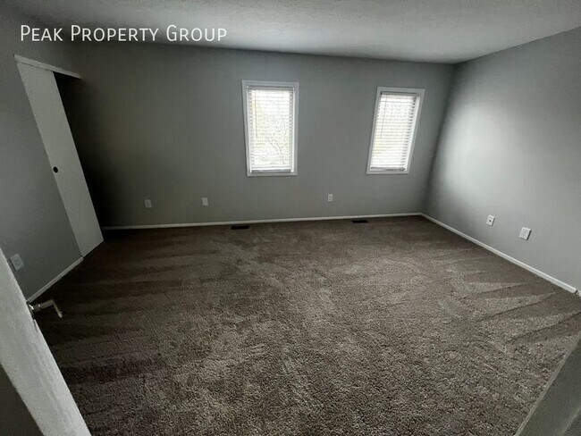 Building Photo - NOW AVAILABLE!! Newly Renovated Townhomes ...