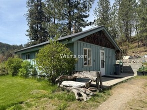 Building Photo - Lakeview Cabin Living – 1 Bed / 1 Bath Retreat on Sprague Lake!