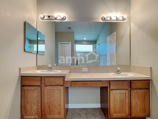 Building Photo - 16311 Bridgeglade Ln