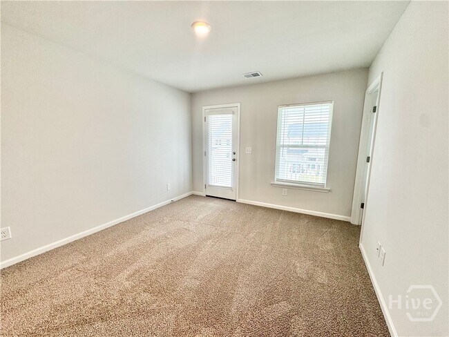 Building Photo - 245 Lillian St